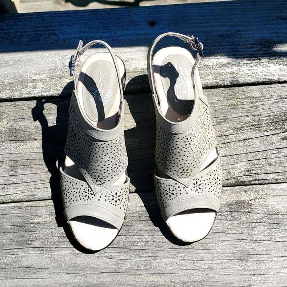 EASY STREET SANDAL CONFORT WAVE SIZE 6 1/2 - Picture 6 of 17